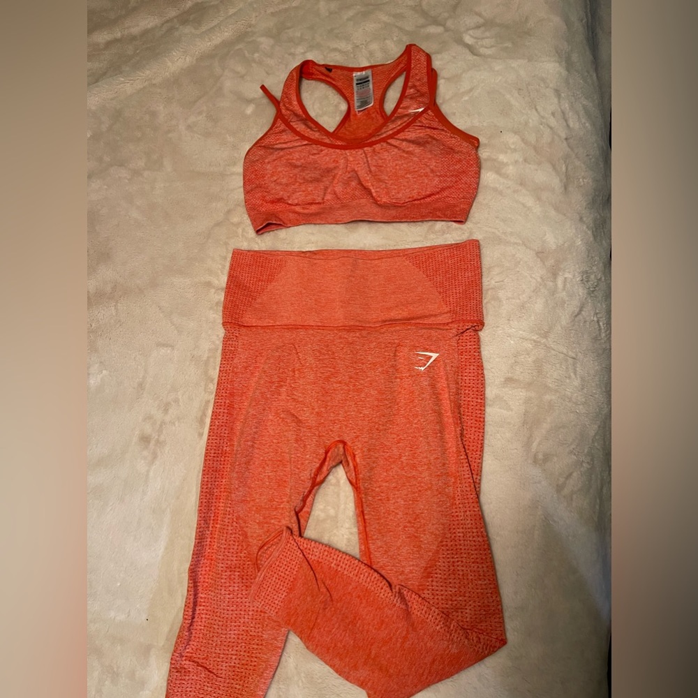 Womens Gymshark Vital Leggings and Sports Bra. Size Large.